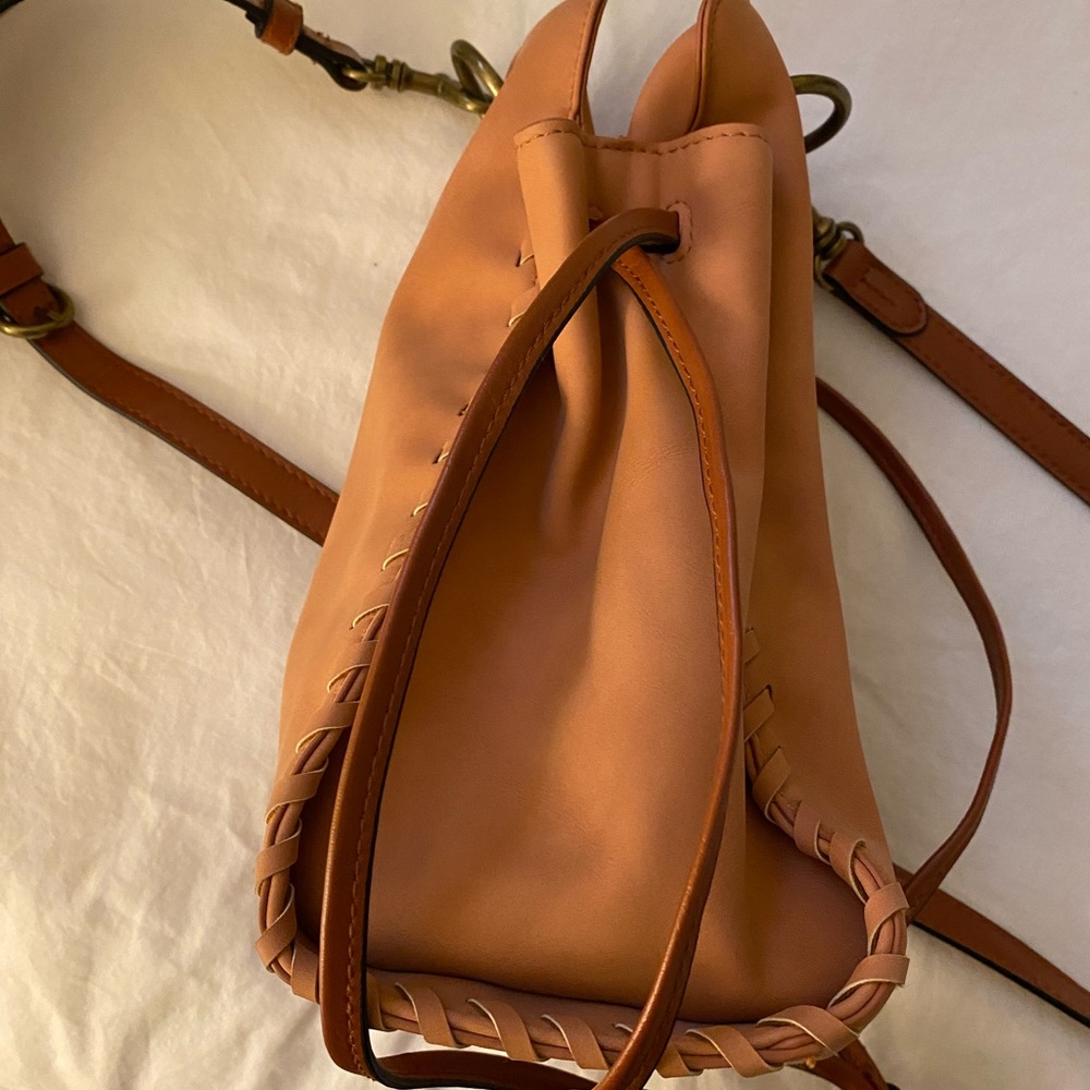 Universal Thread drawstring crossbody bag. - Picture 2 of 10